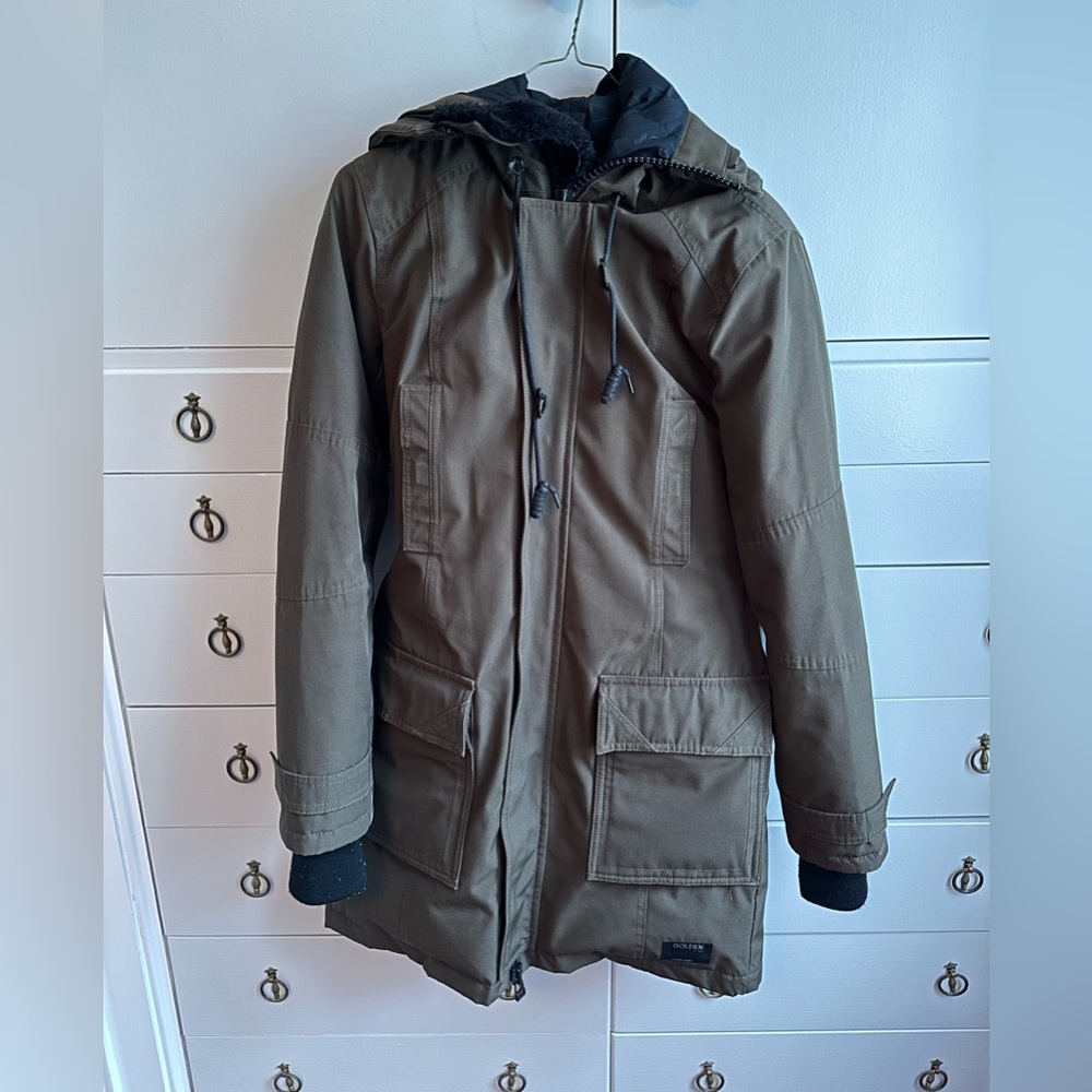 Aritzia GOLDEN by Tna Waterproof Dark Green Bancroft Parka (Altitude Series)